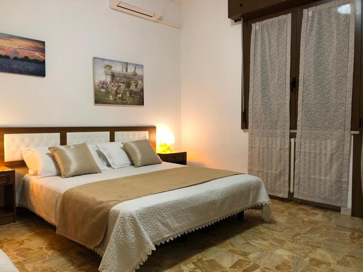 Le Terrazze Hotell Ferrara Exteriör bild